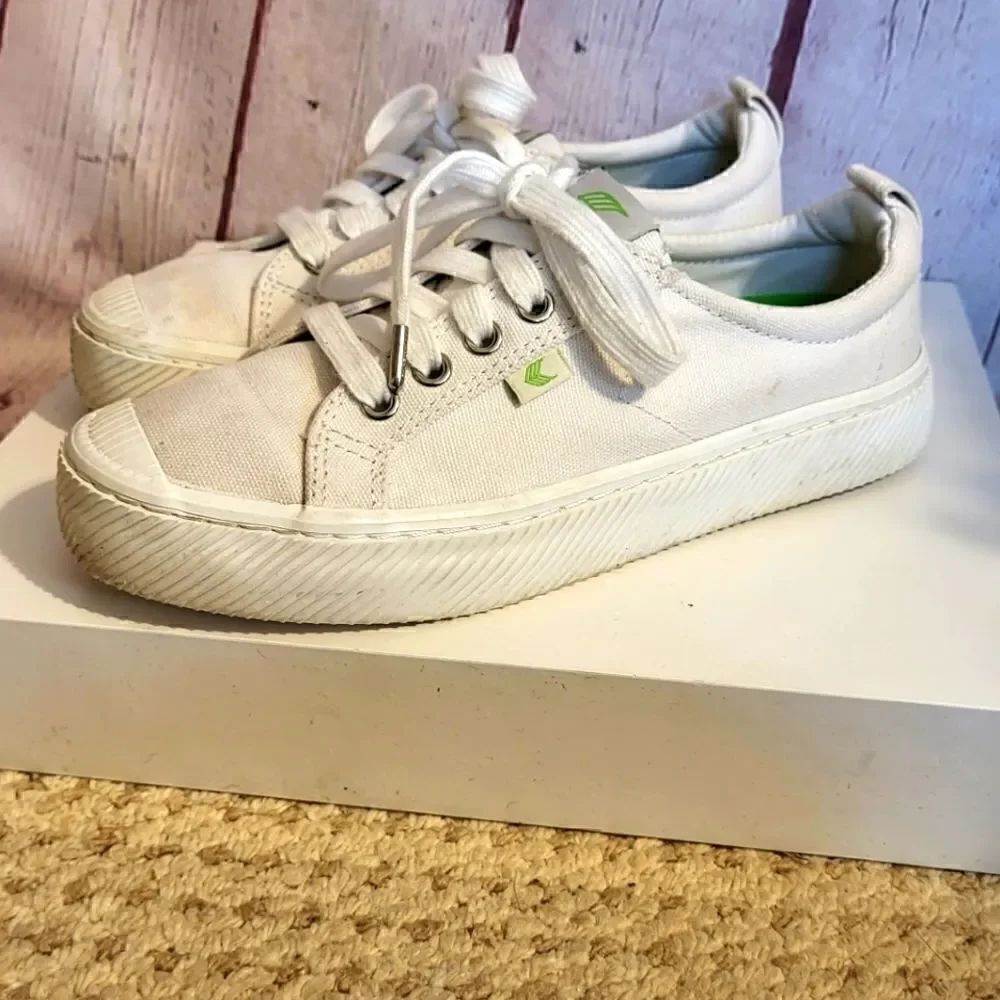 Cariuma Rio Brazil "OCA Low" White Canvas Sneakers Wmns 6/EU 36.5 $85